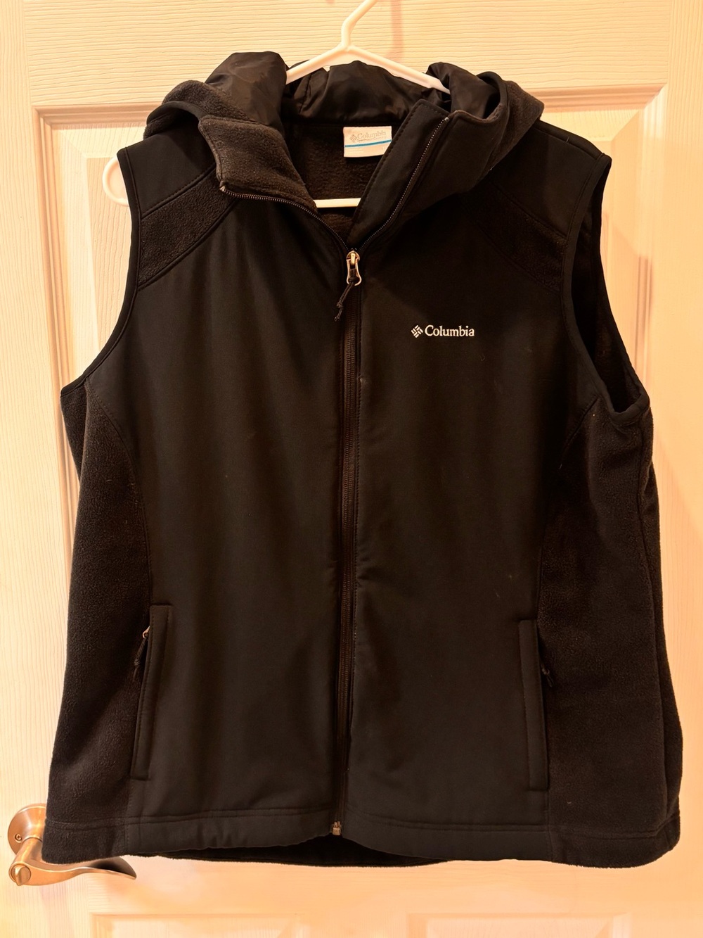 Columbia Black Hooded Fleece Vest